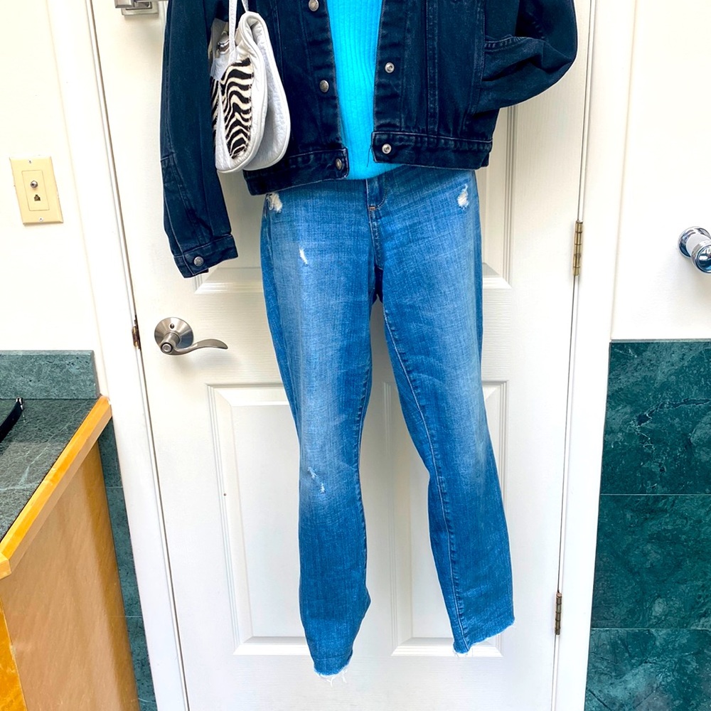 Gap true skinny distressed blue jeans 👖